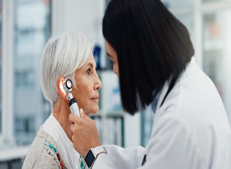 Ear hearing test by audiologist Ear hearing test by audiologist in Dearborn & Livonia, MI